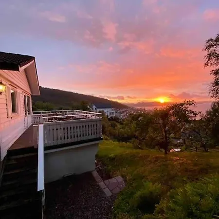 Spacious With View - 5br - Free Parking - Great Wi-fi * Берген