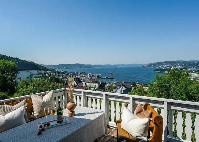 Вилла Spacious With View - 5br - Free Parking - Great Wi-fi *