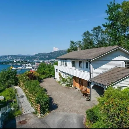 Spacious With View - 5br - Free Parking - Great Wi-fi Βίλα Μπέργκεν