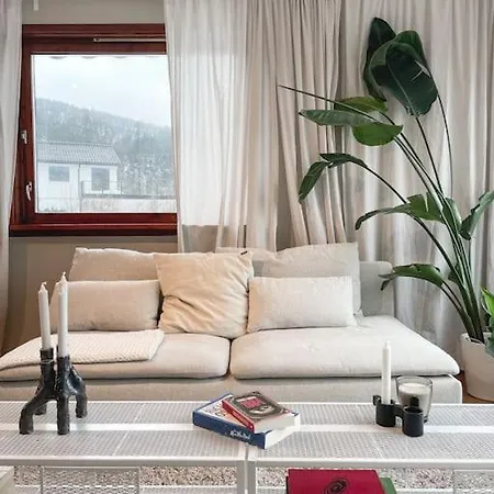 فيلة Spacious With View - 5br - Free Parking - Great Wi-fi برغن