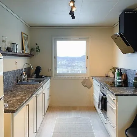 فيلة Spacious With View - 5br - Free Parking - Great Wi-fi *