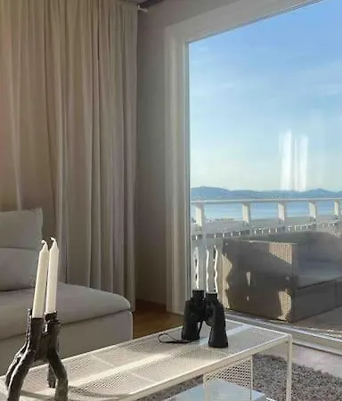 Spacious With View - 5br - Free Parking - Great Wi-fi فيلة *