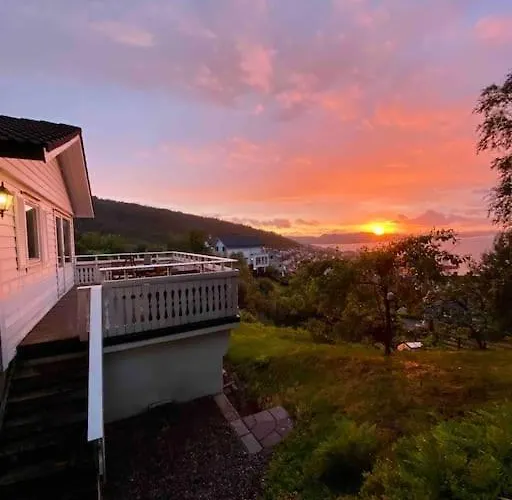 Spacious With View - 5br - Free Parking - Great Wi-fi * Bergen