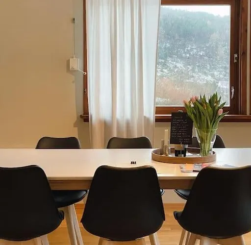 Spacious With View - 5br - Free Parking - Great Wi-fi Вилла Берген