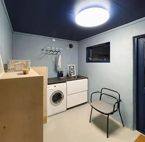 Spacious With View - 5br - Free Parking - Great Wi-fi