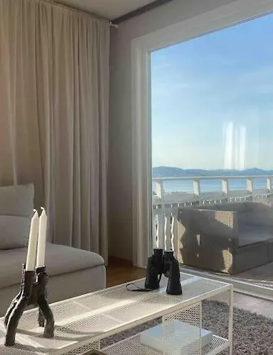 Spacious With View - 5br - Free Parking - Great Wi-fi Βίλα *