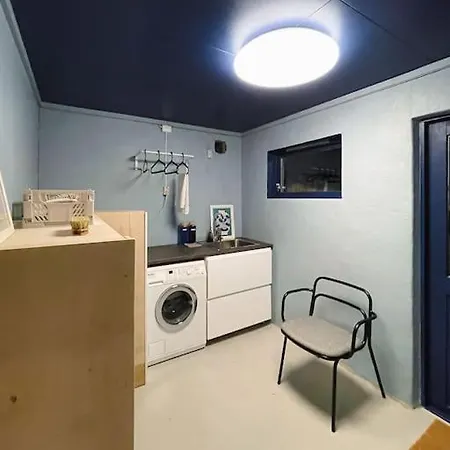 Spacious With View - 5br - Free Parking - Great Wi-fi