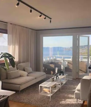 别墅 Spacious With View - 5br - Free Parking - Great Wi-fi 卑爾根