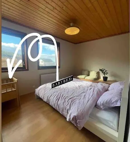 Spacious With View - 5br - Free Parking - Great Wi-fi